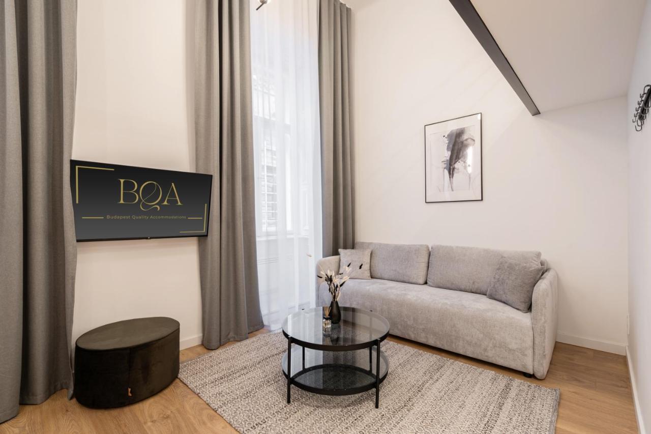 E56 - Grand Boulevard Heritage Residence - Best Location By Bqa Budapest Exterior photo